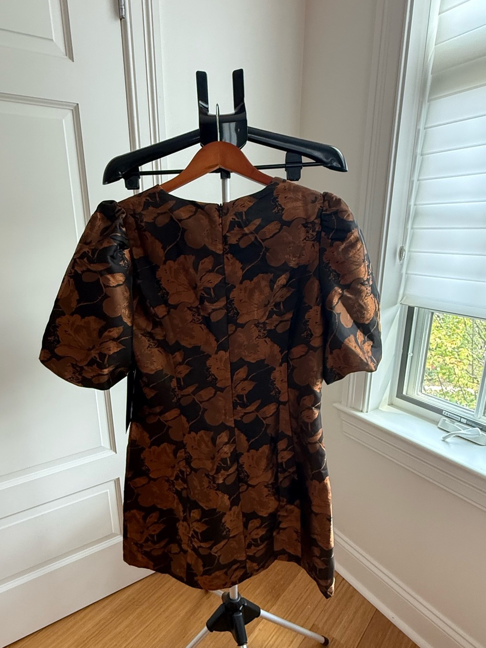 Tuckernuck Hyacinth House Black and Copper Floral Short Sleeve Dress